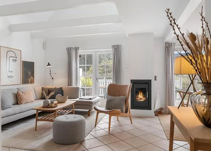 Between And Forest 別荘