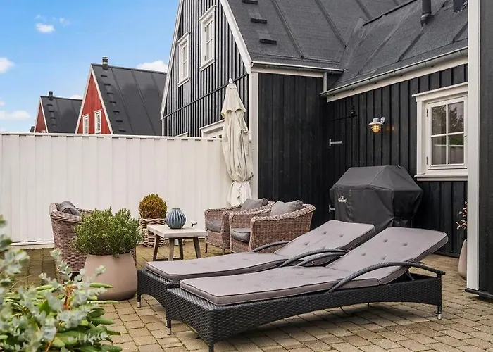 別荘 Between And Forest