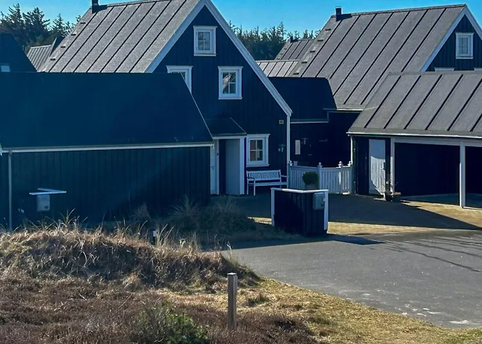 別荘 Between And Forest